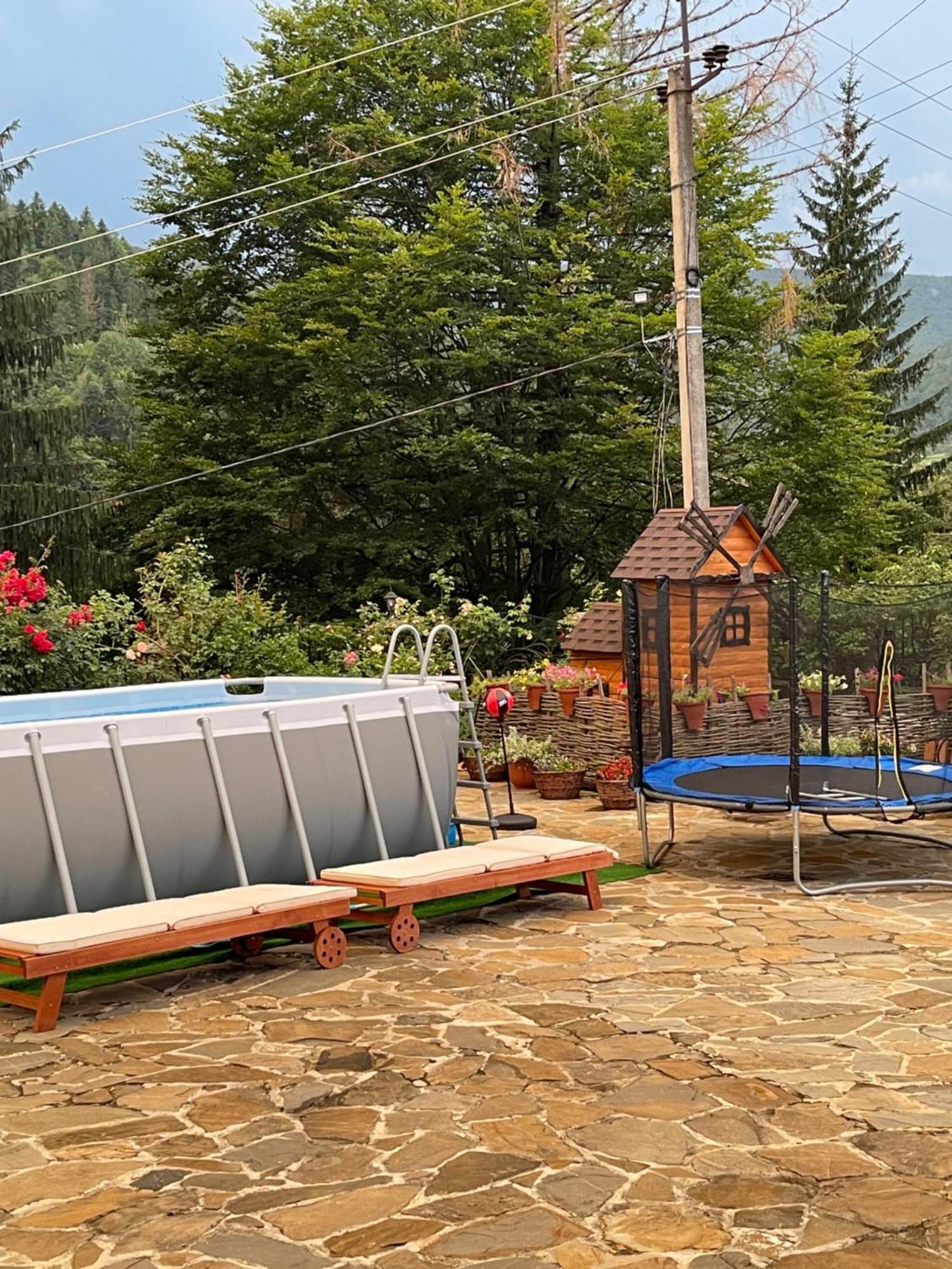 Villa Світанкове Сяйво à Yaremtche Extérieur photo